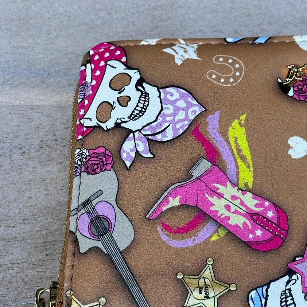 Betsey Johnson Western Cowgirl Skull Wristlet Wallet Tan Pink Gold Tone Zip - Picture 9 of 16